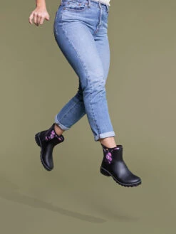 BOGS Black Multi Sauvie Slip On Boot Painterly -Shoesberry Store 02 13